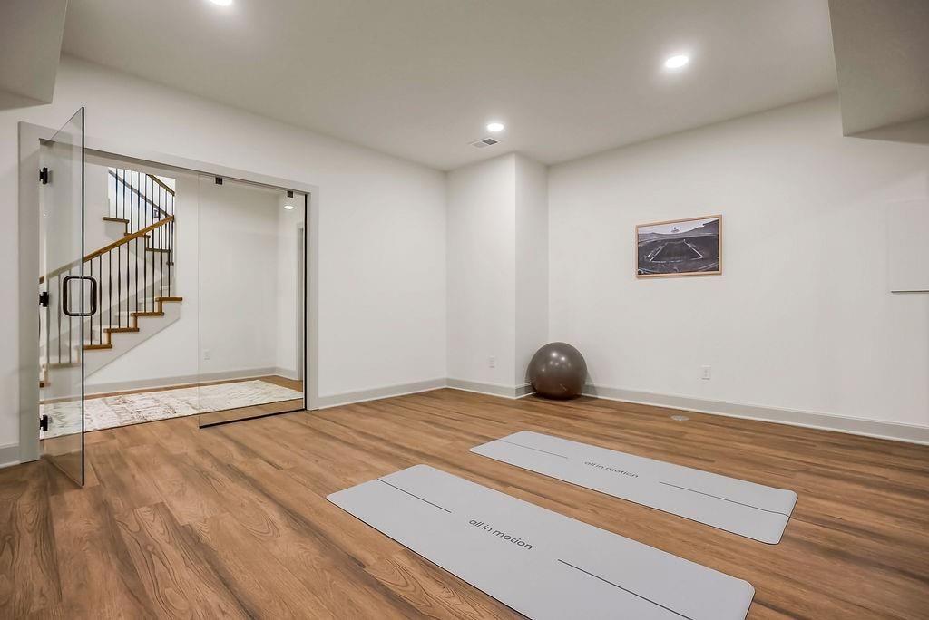 2441 W 177th Street — photo 24