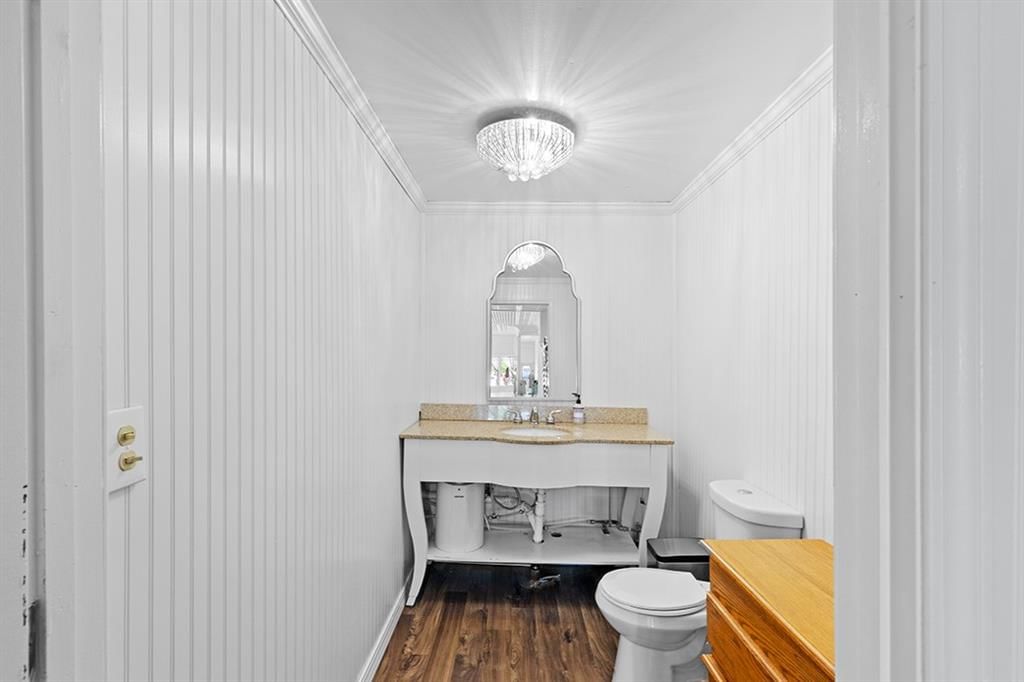 108 N Cedar Street — photo 3
