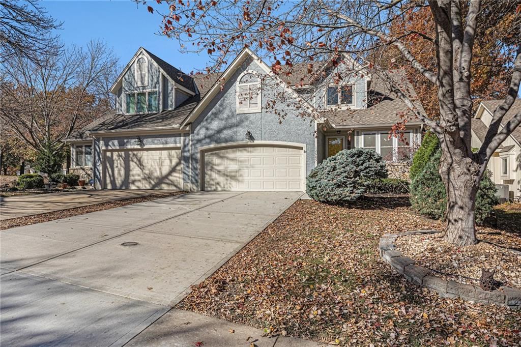12605 Glenwood Street, Leawood, KS
