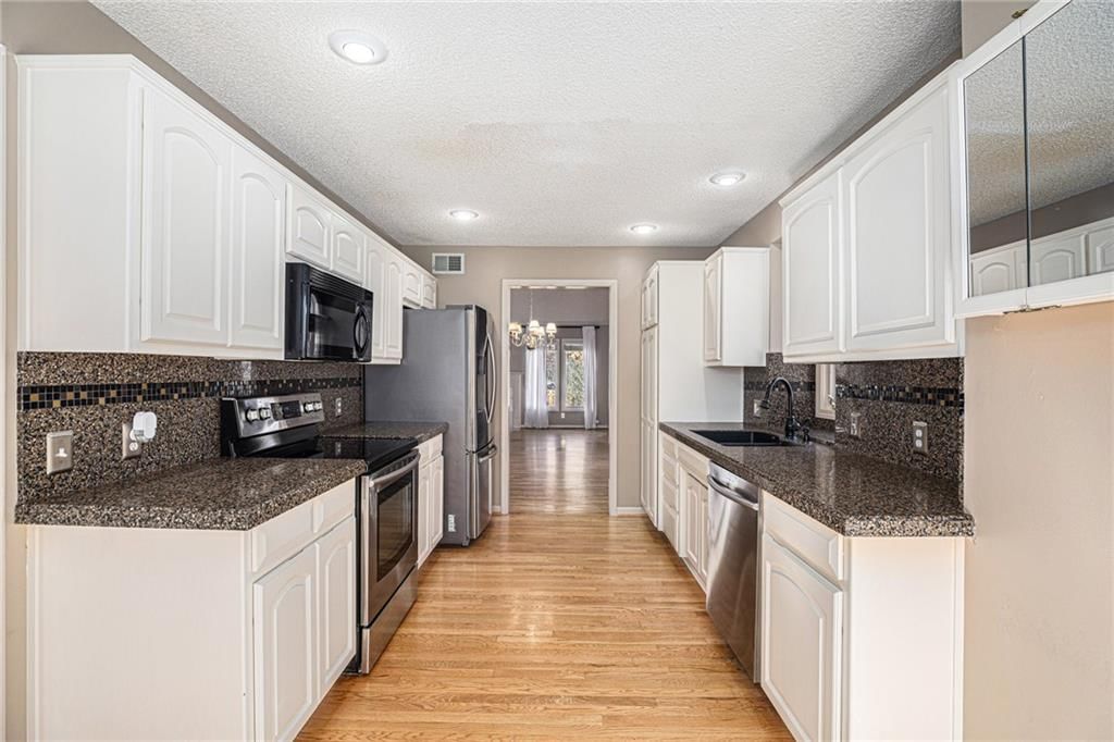 12605 Glenwood Street — photo 11