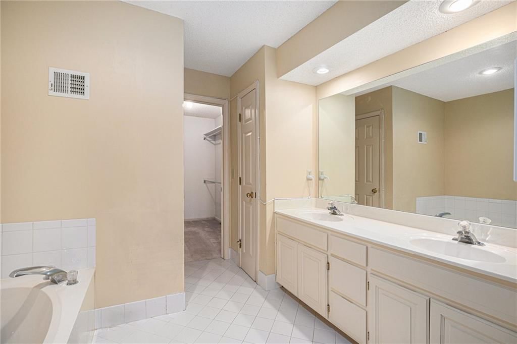 12605 Glenwood Street — photo 18