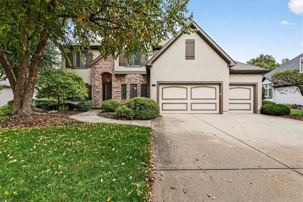 3716 W 141st Street, Leawood, KS