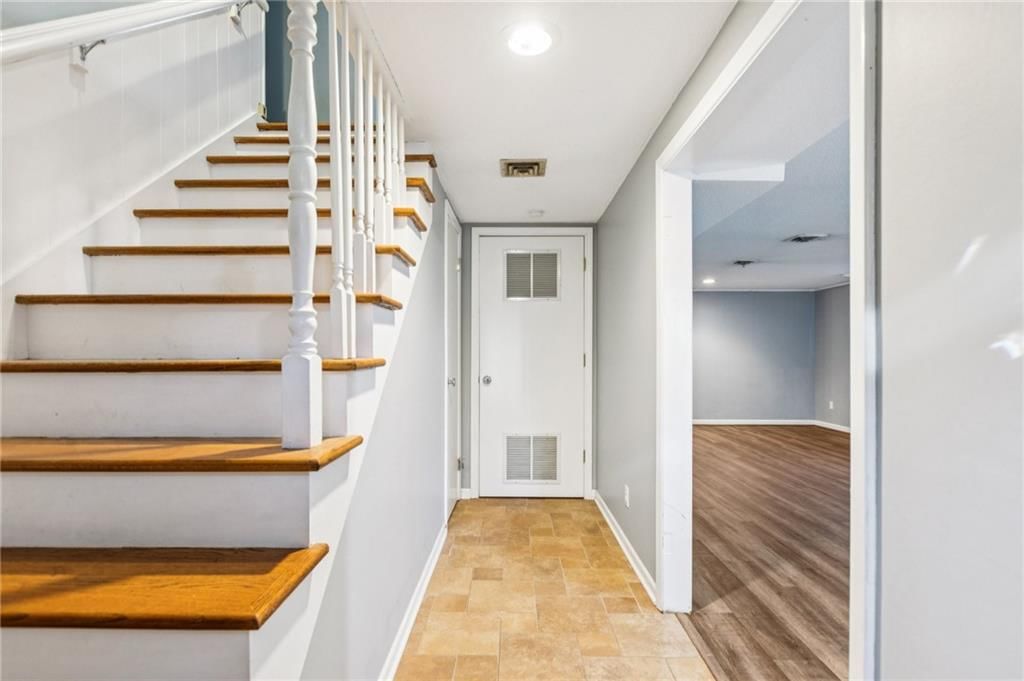 9516 Woodson Drive — photo 4