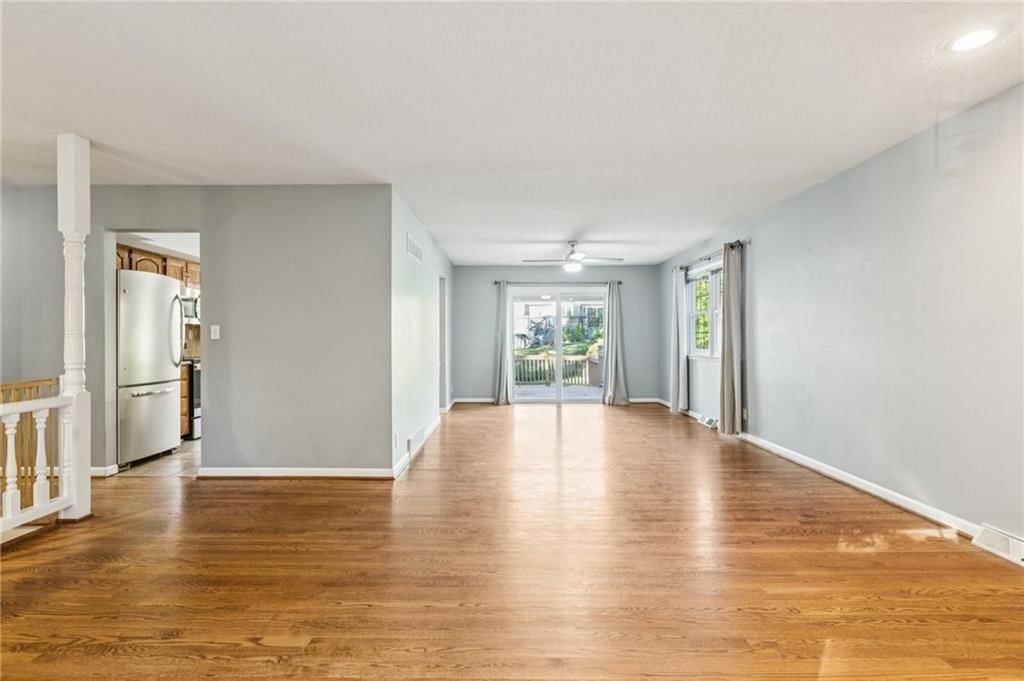 9516 Woodson Drive — photo 12
