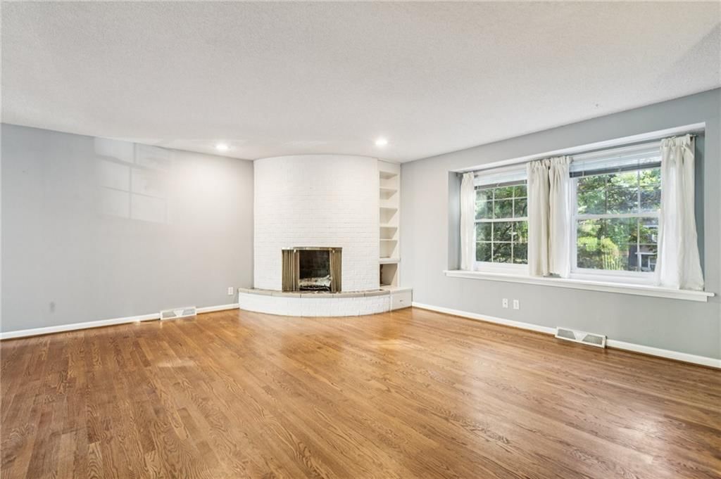 9516 Woodson Drive — photo 14