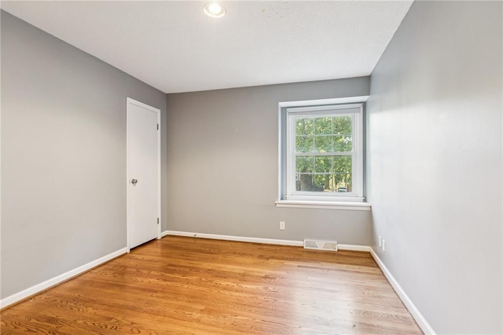 9516 Woodson Drive — photo 26