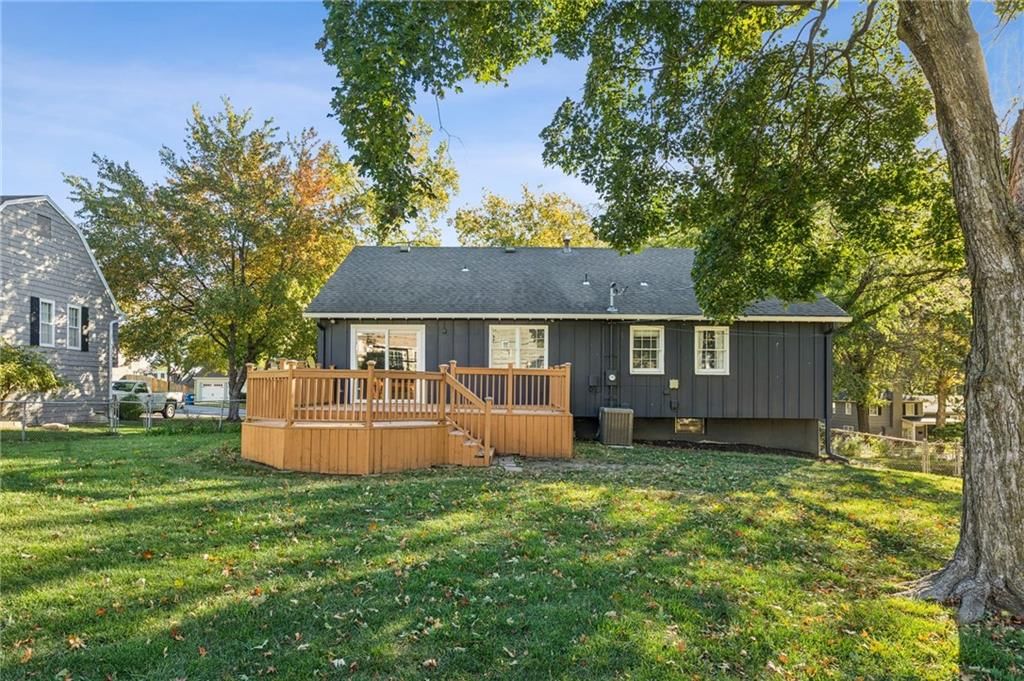 9516 Woodson Drive — photo 35