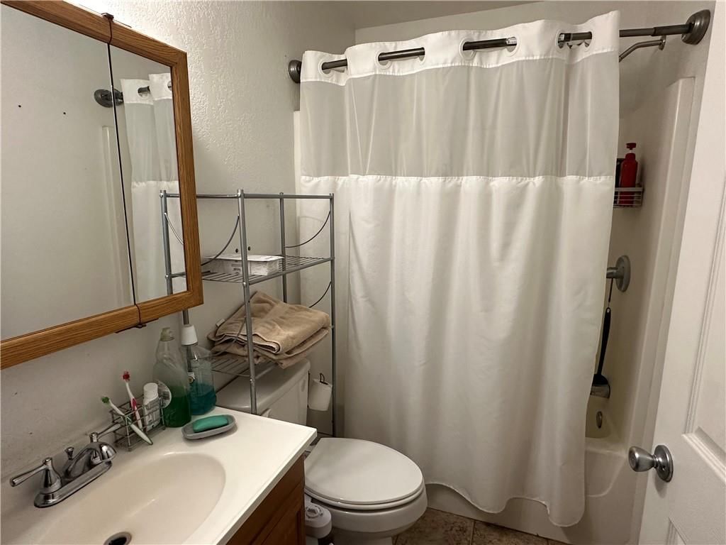 205 S Bissell Street — photo 8
