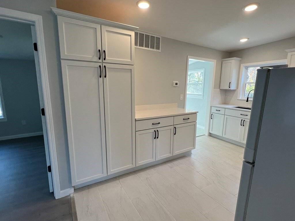 608 W Peoria Street — photo 3