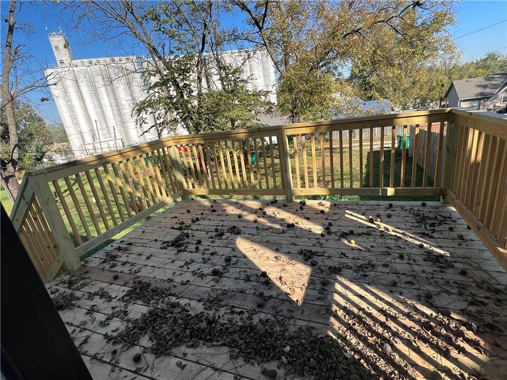 608 W Peoria Street — photo 4