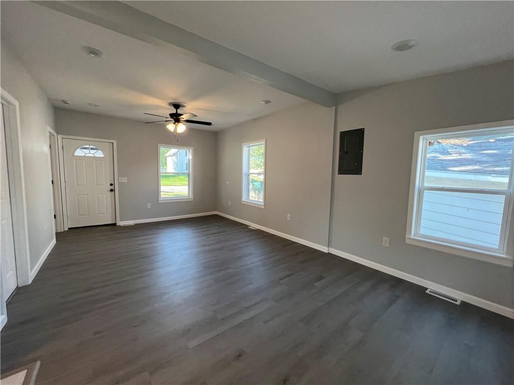 608 W Peoria Street — photo 5