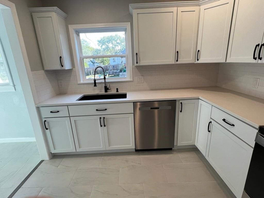 608 W Peoria Street — photo 7