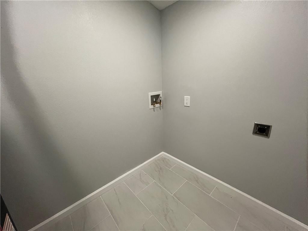 608 W Peoria Street — photo 14