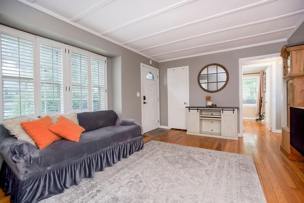 8304 Mercier Street — photo 3