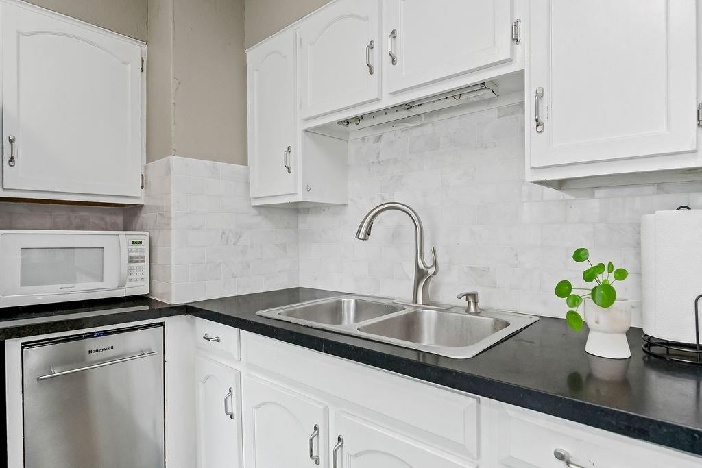 8304 Mercier Street — photo 6