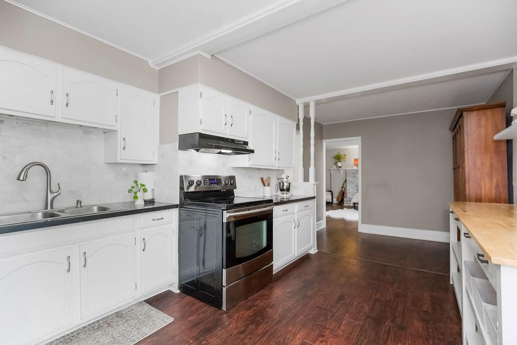 8304 Mercier Street — photo 7