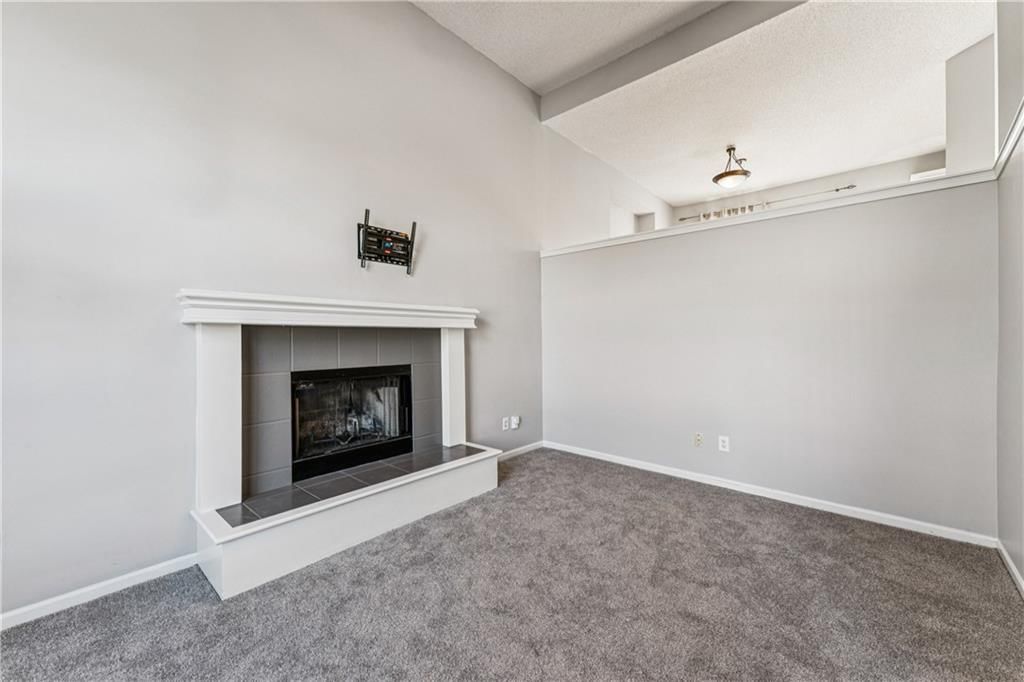 571 W Northview Street — photo 7