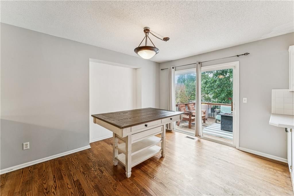 571 W Northview Street — photo 12