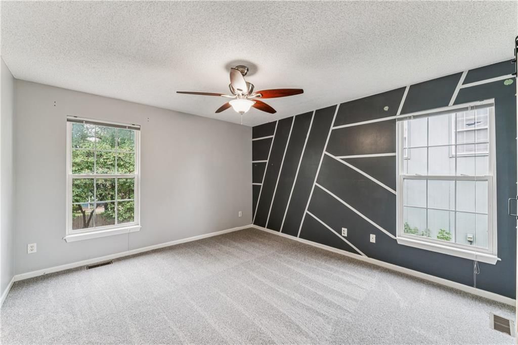 571 W Northview Street — photo 16