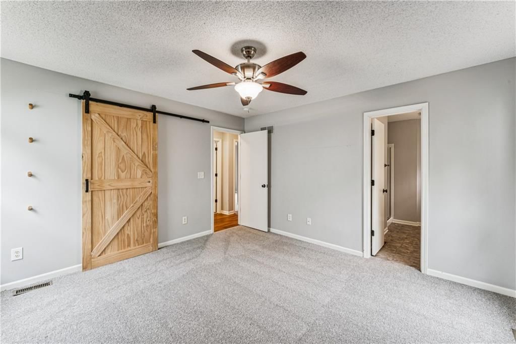 571 W Northview Street — photo 19