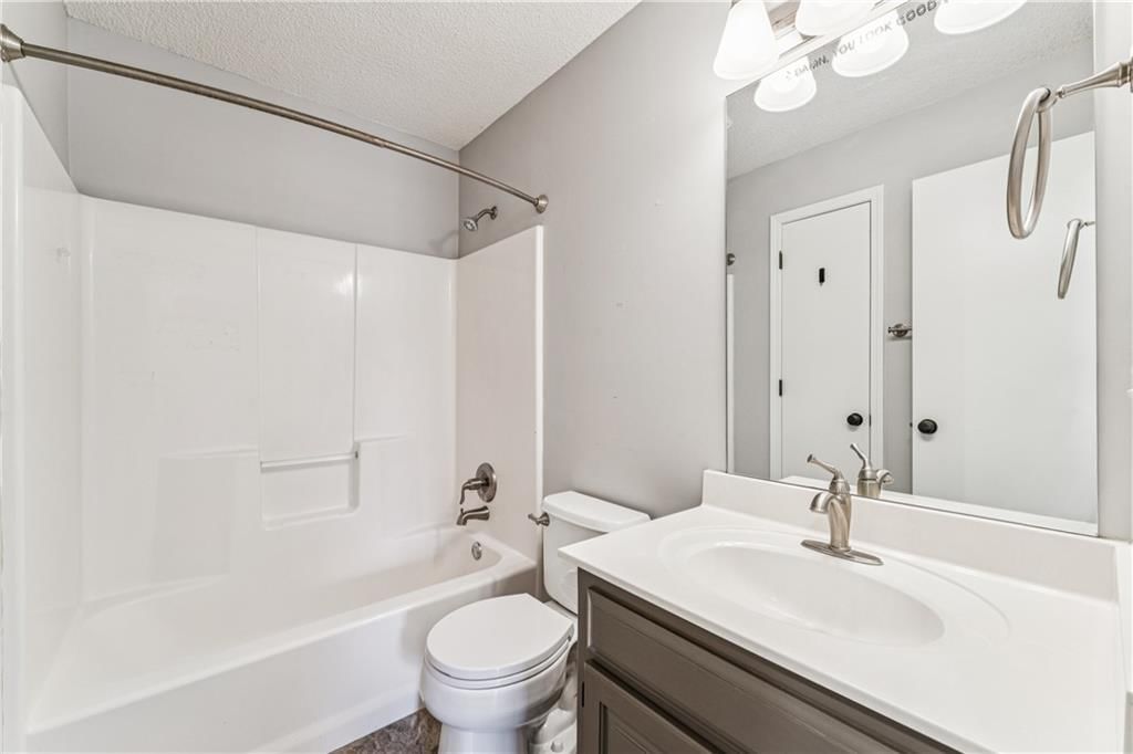 571 W Northview Street — photo 25
