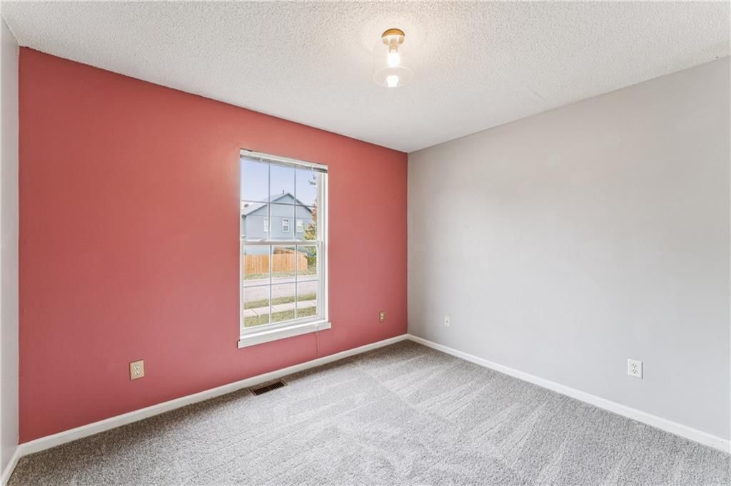 571 W Northview Street — photo 26