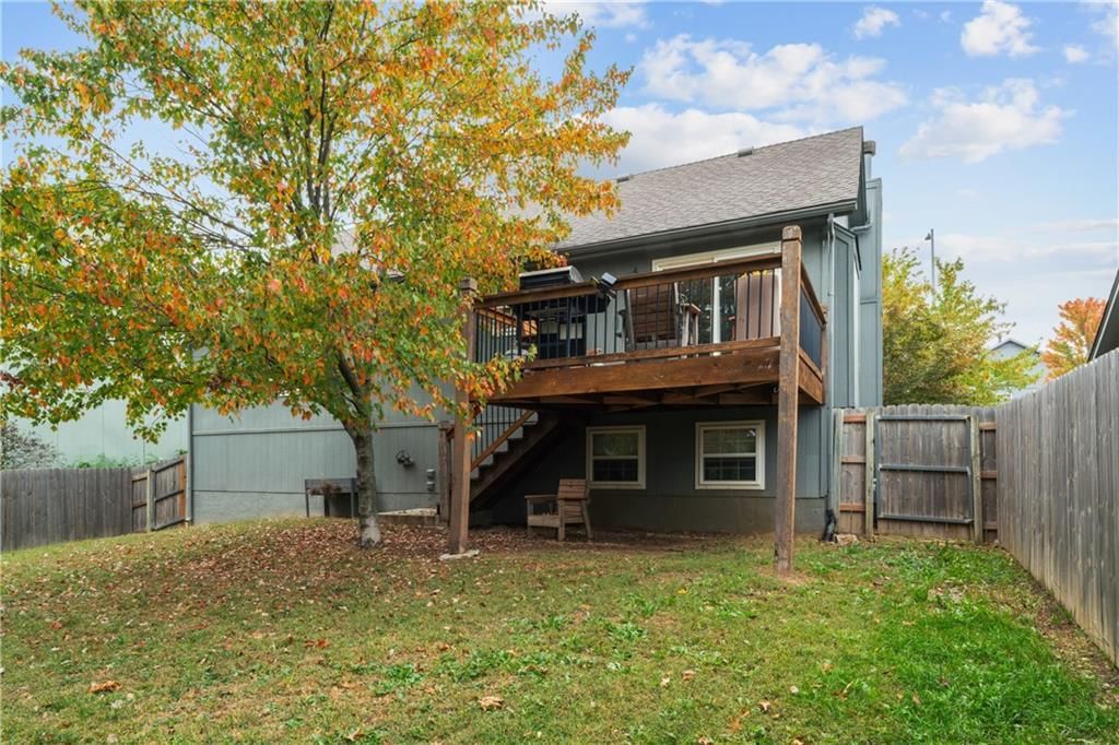 571 W Northview Street — photo 36