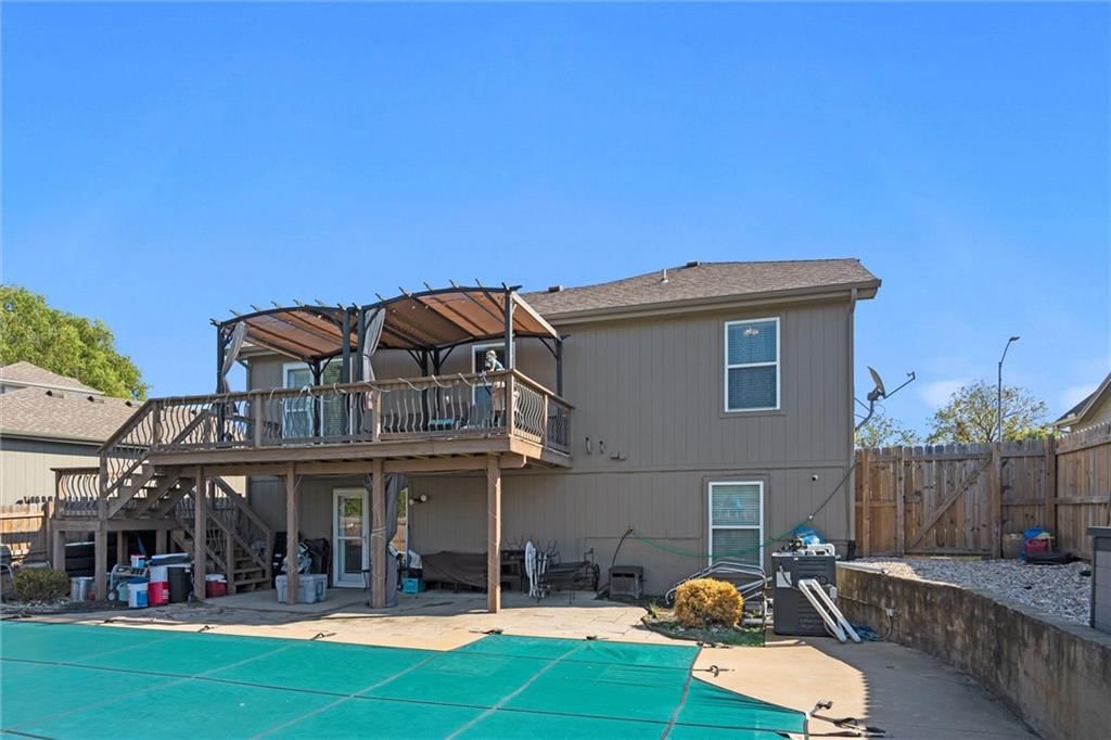 810 N Cloverdale Court — photo 4
