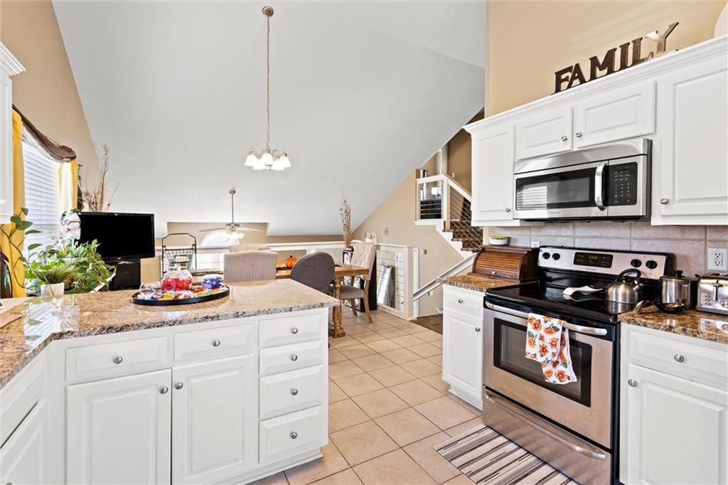 810 N Cloverdale Court — photo 13