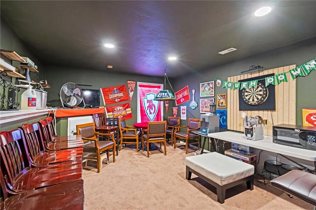 810 N Cloverdale Court — photo 27