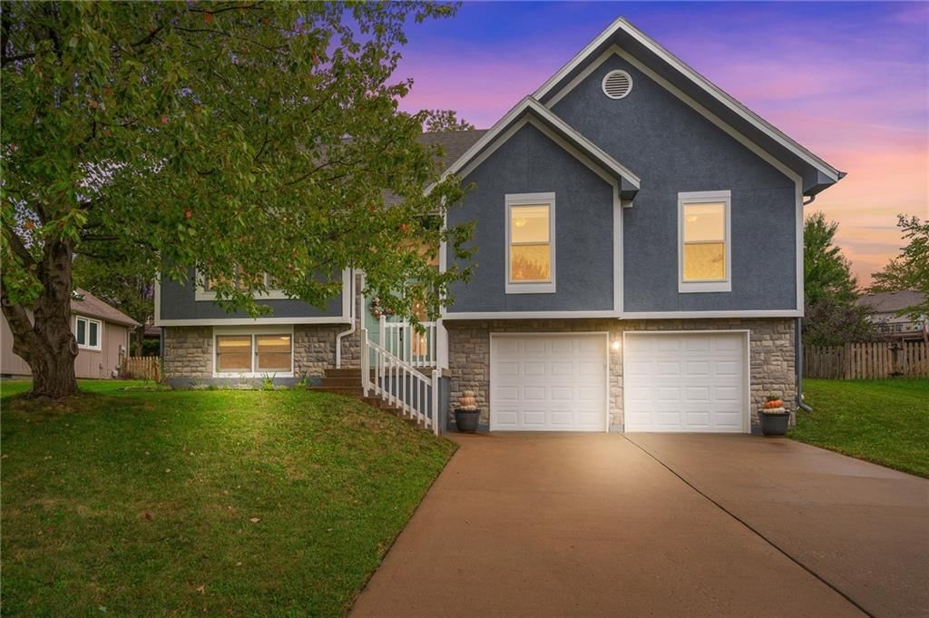 Photo 1 of 40 - 4605 NE Kingston Drive