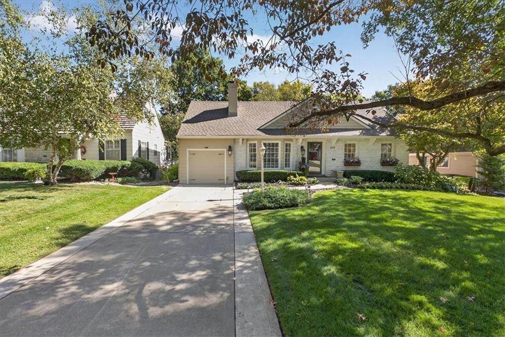 5441 Chadwick Road, Fairway, KS