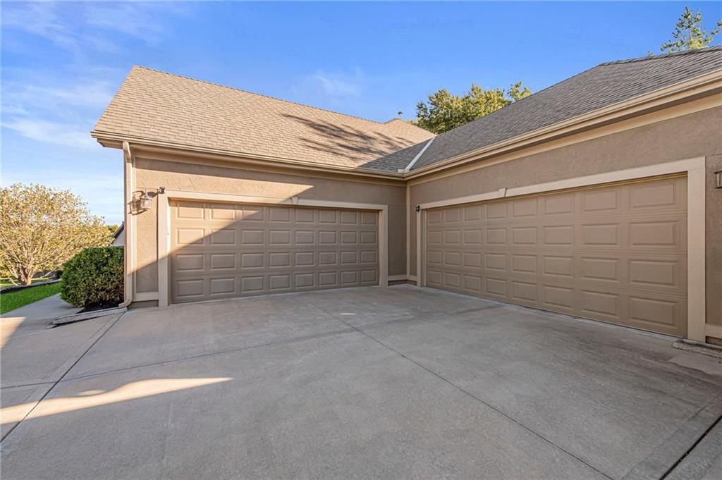 4227 N 125th Circle — photo 5