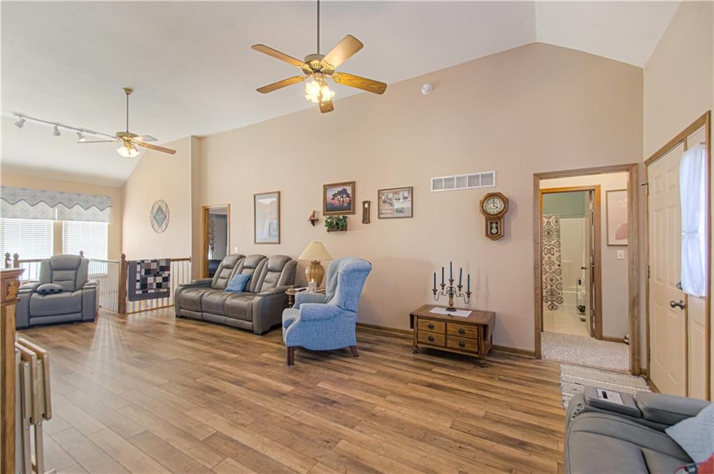 12660 S Parker Terrace — photo 3