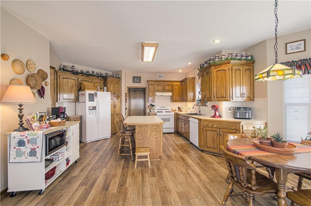 12660 S Parker Terrace — photo 8