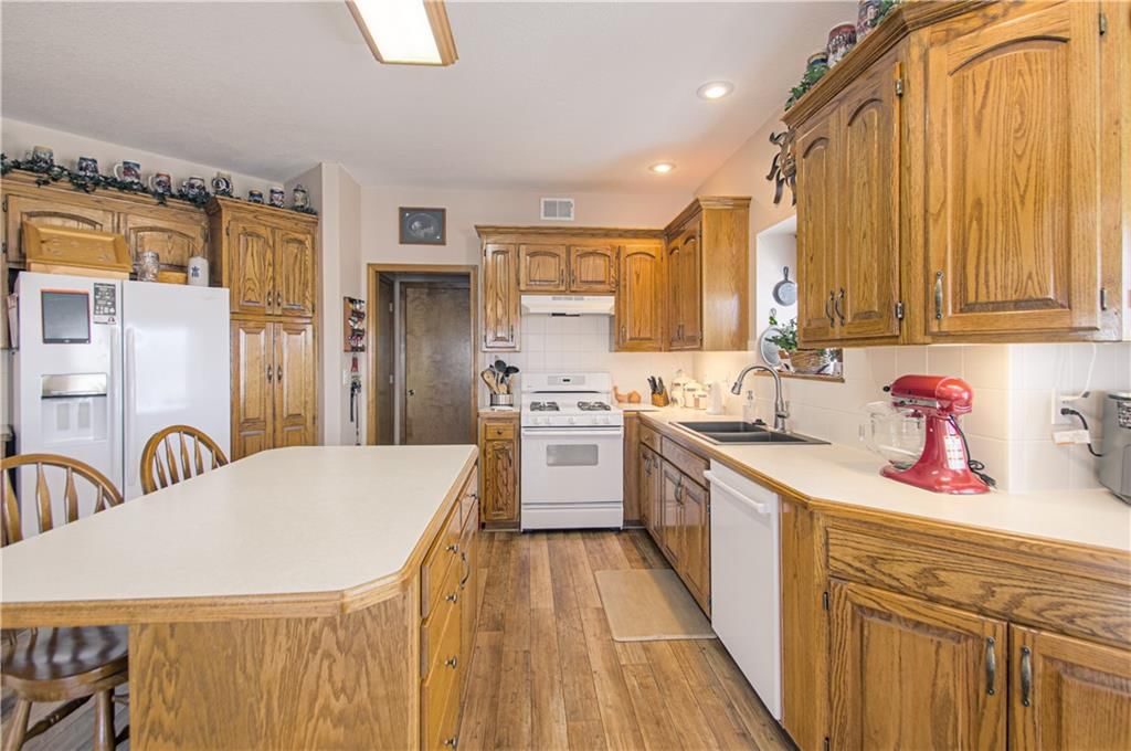 12660 S Parker Terrace — photo 9