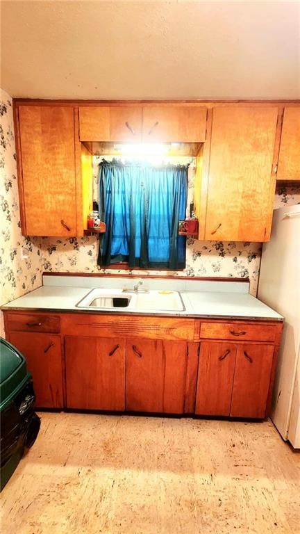 1570 Redbud Street — photo 4