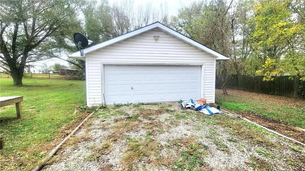 1570 Redbud Street — photo 31