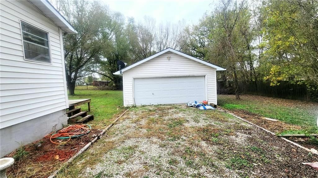 1570 Redbud Street — photo 32