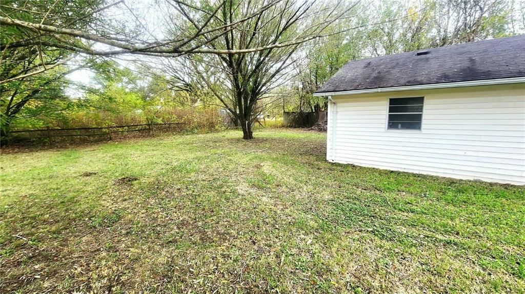 1570 Redbud Street — photo 35