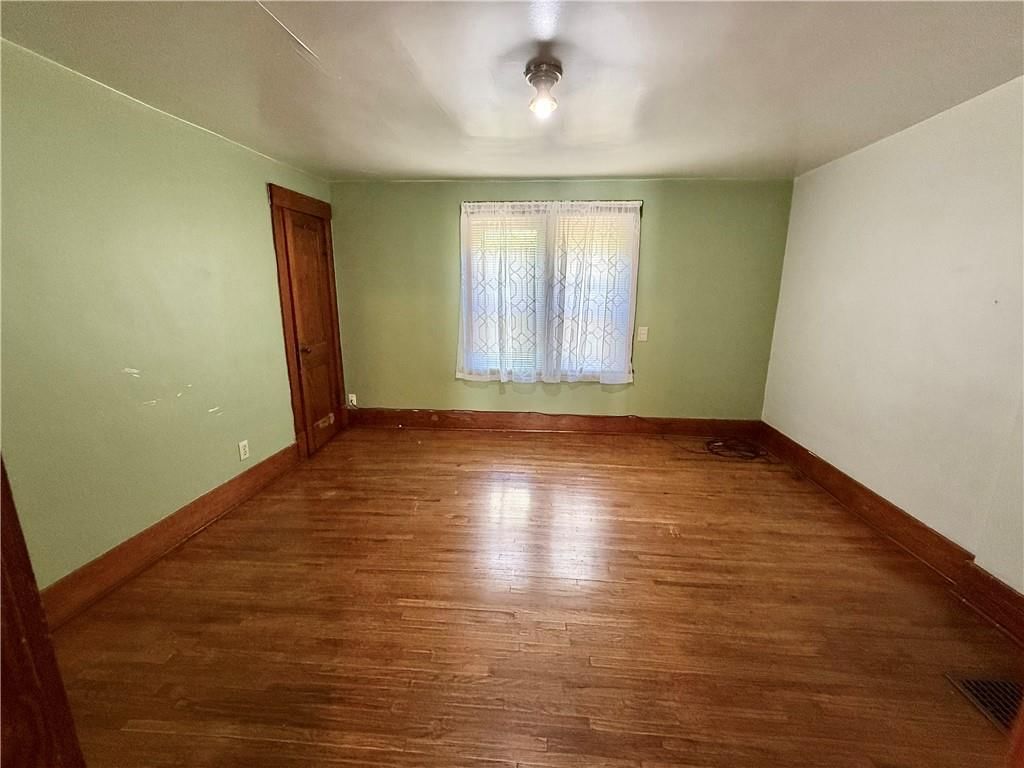 115 W 9th Street — photo 14