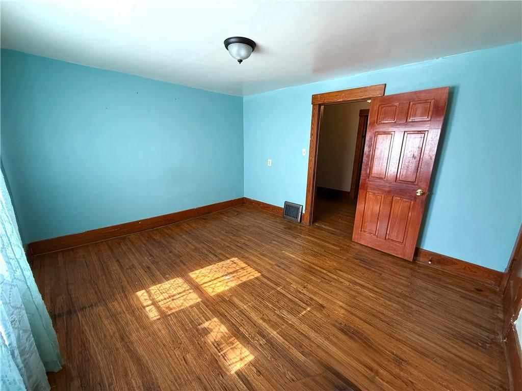 115 W 9th Street — photo 16