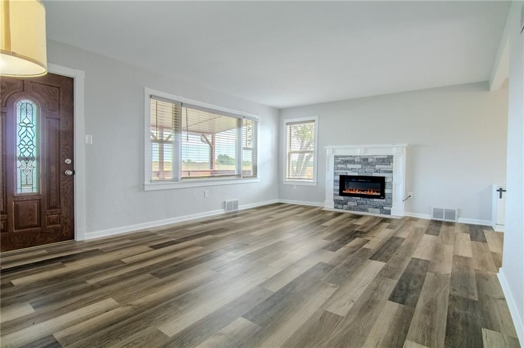 40503 E State Route 2 Highway — photo 14