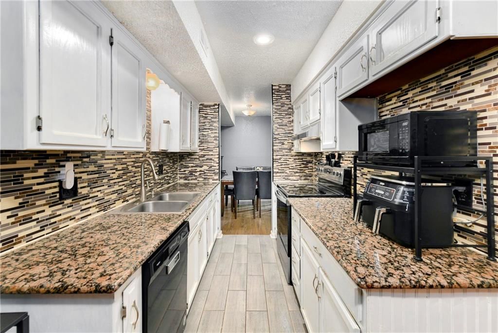 1312 E 123rd Terrace, Olathe, KS