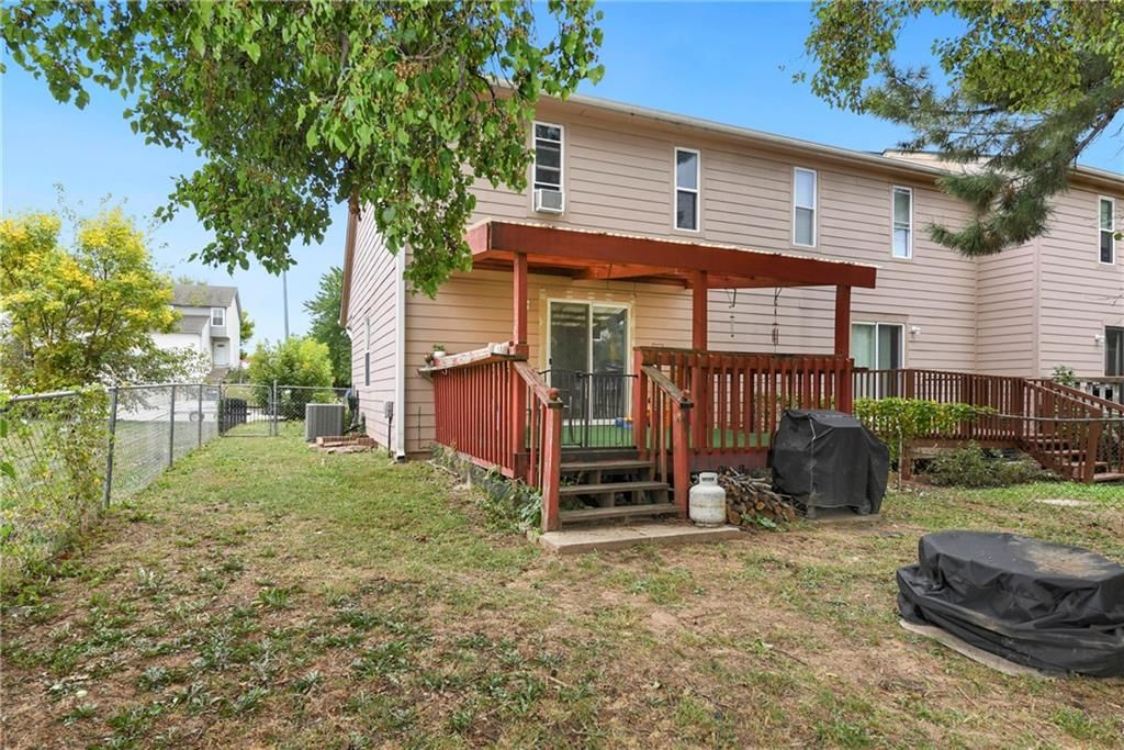 1312 E 123rd Terrace — photo 39