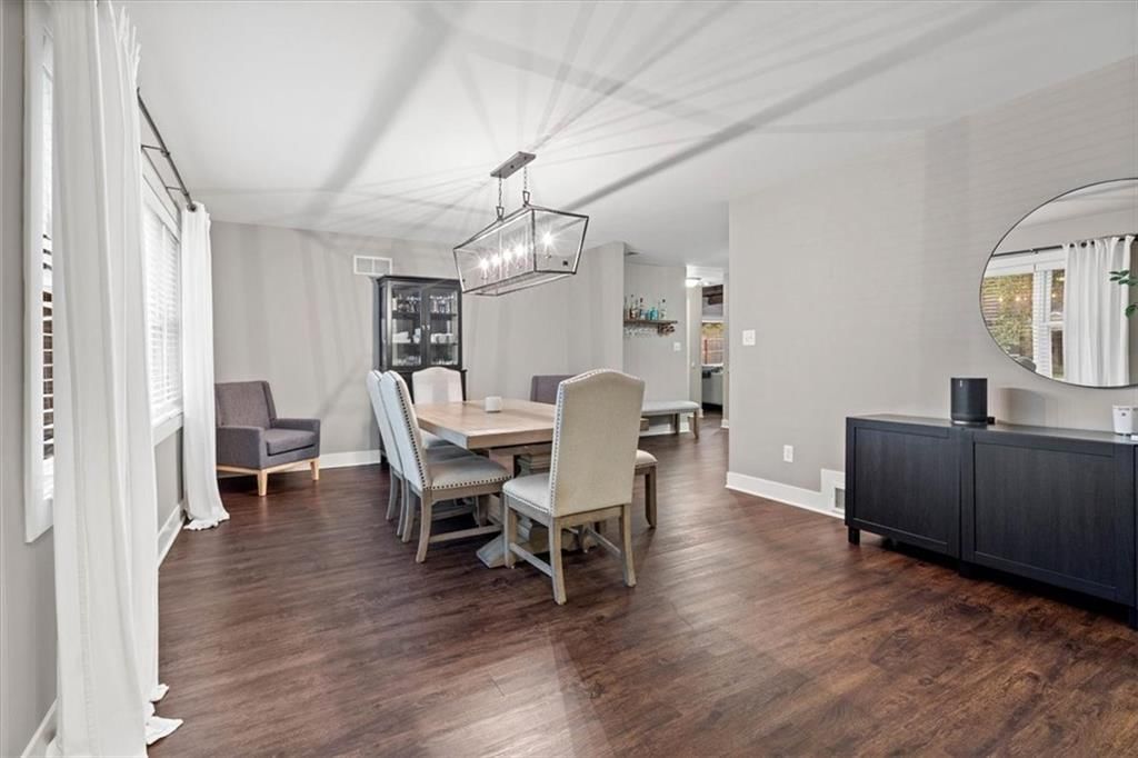 Photo 5 of 27 - 2400 W 77th Street