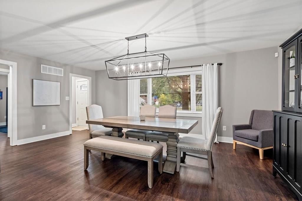 Photo 6 of 27 - 2400 W 77th Street
