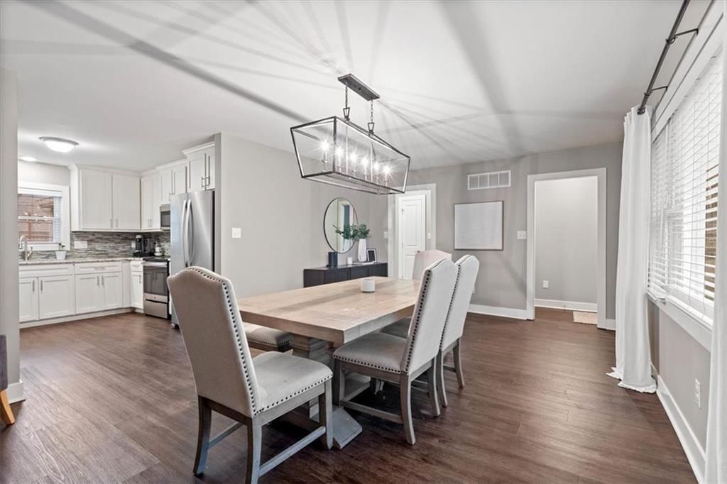 Photo 7 of 27 - 2400 W 77th Street