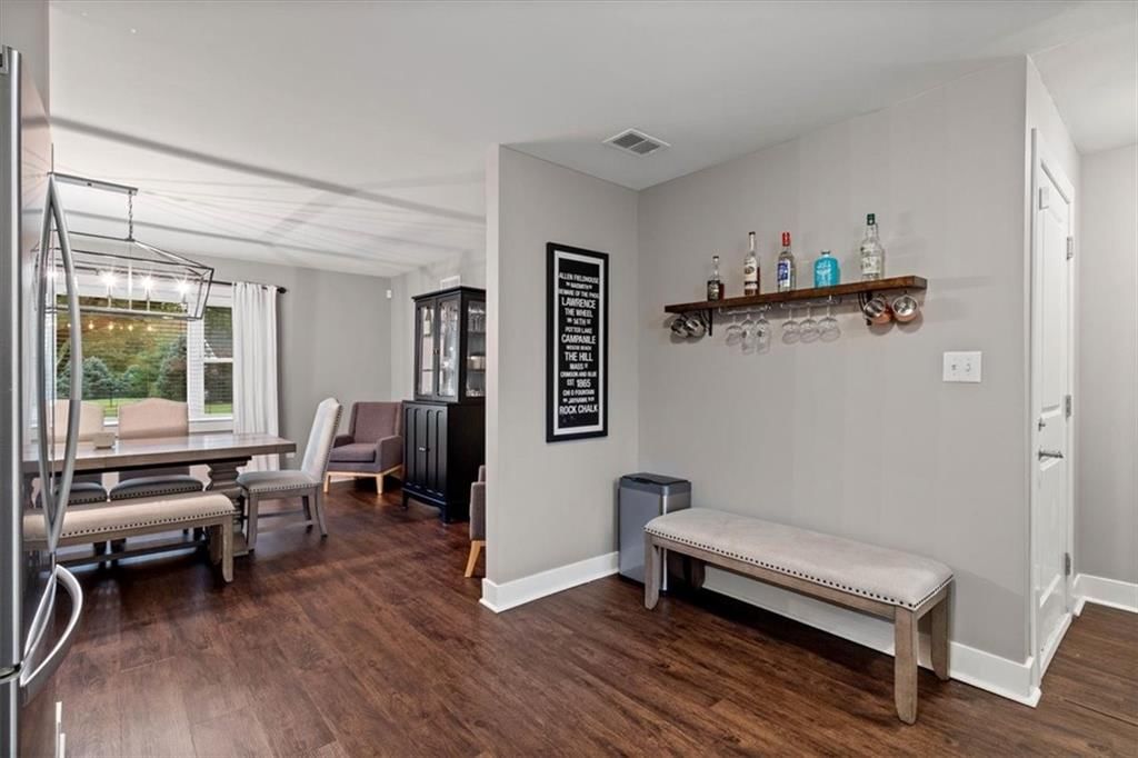 Photo 9 of 27 - 2400 W 77th Street