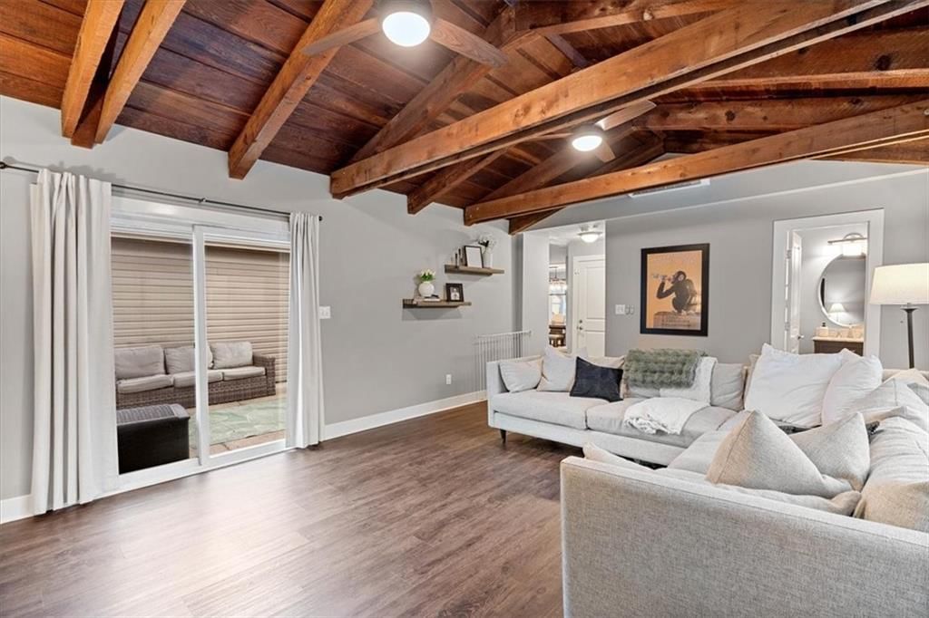 Photo 13 of 27 - 2400 W 77th Street